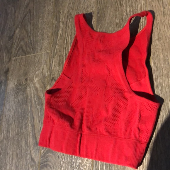 Fabletics crop top - Picture 2 of 2